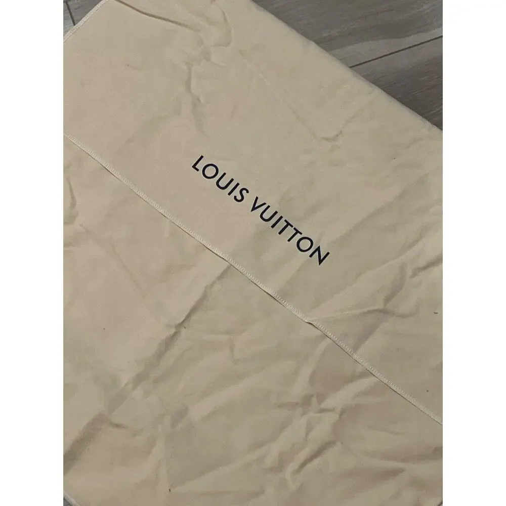 Louis Vuitton, LV, Authentic, 23x19 dust bag, KB460